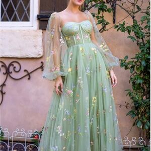 Sweetheart Embroidery Tea-Length Tulle Puff Sleeves Floral Corset Prom Dress